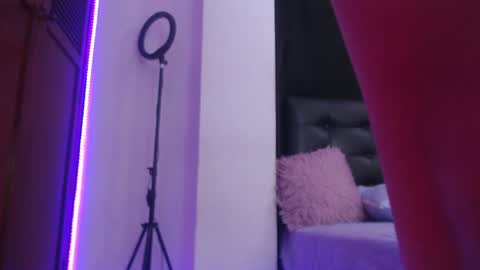 Snapshot of sofiievans_ chatting on 12.01.24 online show from 12.01.24