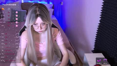 Snapshot of sofiisun chatting on 02.16.26 Sofia online show from 02.16.26