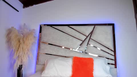 Snapshot of sofijohnsonx chatting on 12.30.24 sofijohnsonx online show from 12.30.24