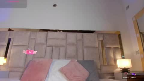 Snapshot of sofiscott_ chatting on 03.08.25 Sofia online show from 03.08.25