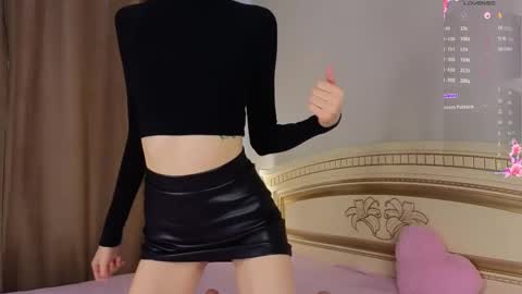 Snapshot of softiedream chatting on 09.19.25 Elly online show from 09.19.25