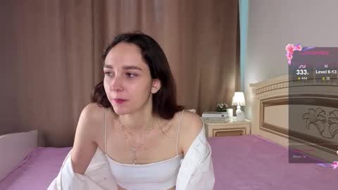 Snapshot of softiedream chatting on 10.13.25 Elly online show from 10.13.25