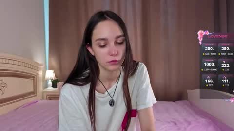 Snapshot of softiedream chatting on 10.18.25 Elly online show from 10.18.25