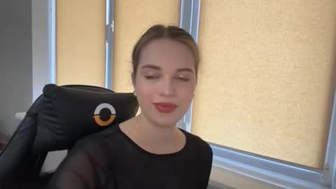 Snapshot of softiris_ chatting on 03.23.26 Anna online show from 03.23.26