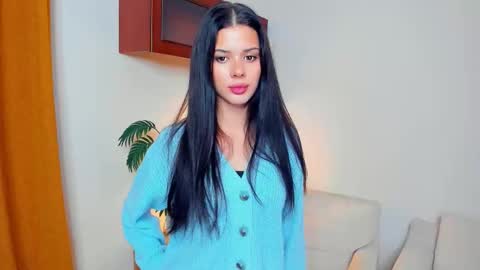 Snapshot of softlyy_bold chatting on 09.30.25 Alice online show from 09.30.25