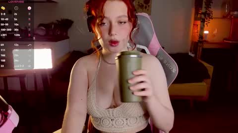 Snapshot of sofy_benson chatting on 10.29.25 Sofy online show from 10.29.25