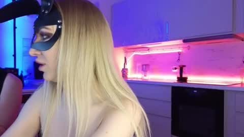 Snapshot of sofyandmike chatting on 02.05.26 SOFYandMIKE online show from 02.05.26