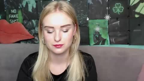 Snapshot of sofysoft chatting on 09.11.25 sofysoft online show from 09.11.25