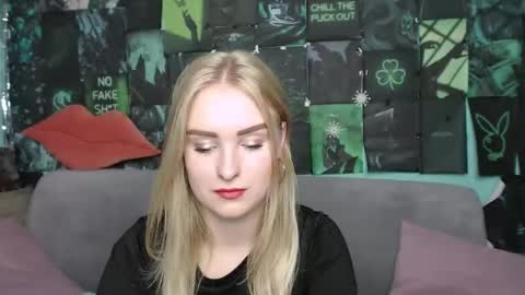 Snapshot of sofysoft chatting on 09.13.25 sofysoft online show from 09.13.25