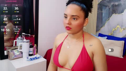 Snapshot of sol__latina chatting on 05.26.26 Sol Latiana online show from 05.26.26