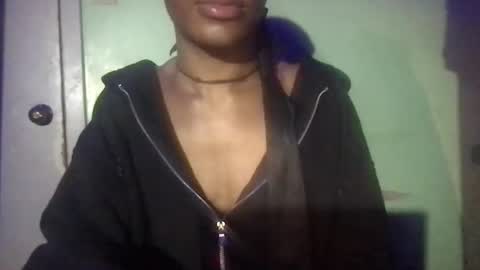 Snapshot of solaceeve chatting on 02.16.25 SolaceEve online show from 02.16.25