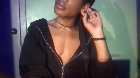 Snapshot of solaceeve chatting on 02.17.25 SolaceEve online show from 02.17.25