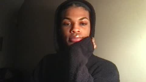 Snapshot of solaceeve chatting on 10.21.25 SolaceEve online show from 10.21.25