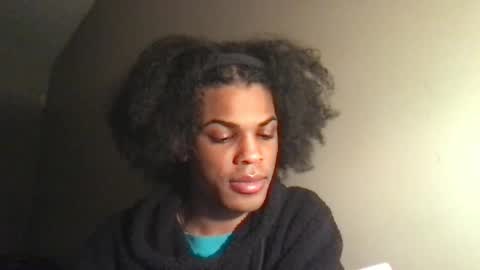 Snapshot of solaceeve chatting on 10.29.25 SolaceEve online show from 10.29.25