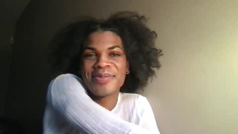 Snapshot of solaceeve chatting on 10.29.25 SolaceEve online show from 10.29.25