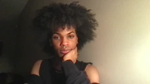 Snapshot of solaceeve chatting on 11.06.25 SolaceEve online show from 11.06.25