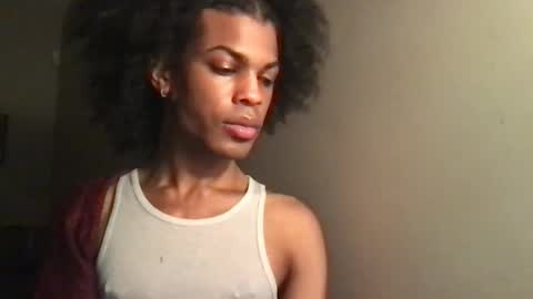 Snapshot of solaceeve chatting on 11.17.25 SolaceEve online show from 11.17.25