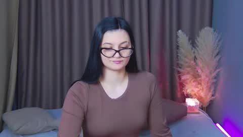 Snapshot of solazolaa chatting on 04.06.26 Sonya online show from 04.06.26