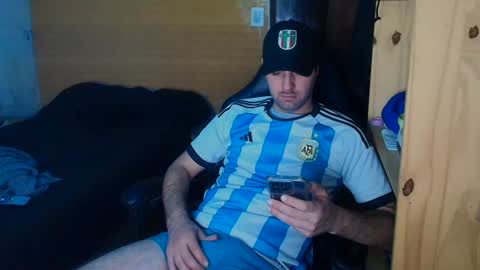 Snapshot of soldado14m chatting on 06.20.26 ManuAiluPlay online show from 06.20.26