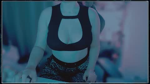 Gaby Solis online show from 11.23.25