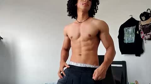 Hi Im Weller Check my Bio  online show from 03.26.26