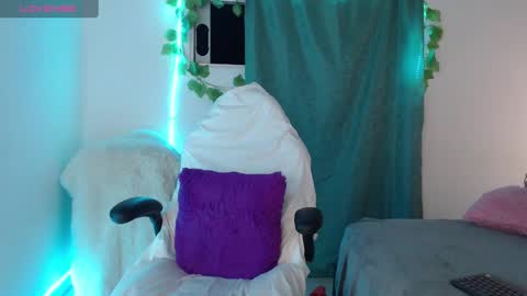 sommer Ray  online show from 12.16.24