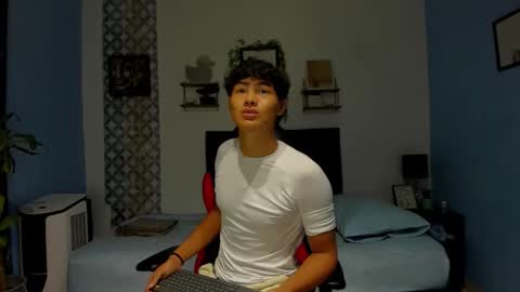 Snapshot of son_hades chatting on 02.04.26 son_hades online show from 02.04.26