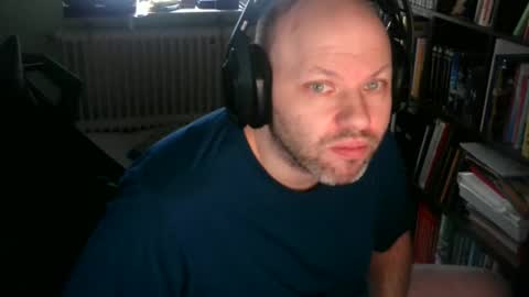 Snapshot of songoku81 chatting on 11.14.25 Tom online show from 11.14.25