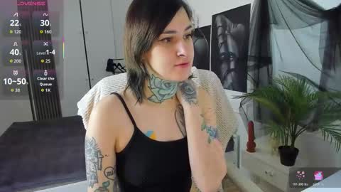 Snapshot of sonia_blond chatting on 01.12.26 Sonia online show from 01.12.26