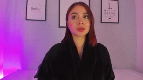 Snapshot of soph1a_ chatting on 01.25.25 Sophia online show from 01.25.25