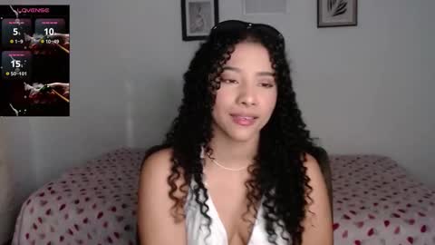 Snapshot of sophi_baby chatting on 09.19.25 Sophi baby online show from 09.19.25