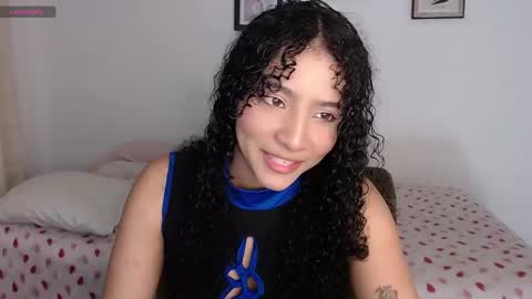 Snapshot of sophi_baby chatting on 10.25.25 Sophi baby online show from 10.25.25