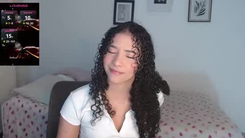 Snapshot of sophi_baby chatting on 10.26.25 Sophi baby online show from 10.26.25