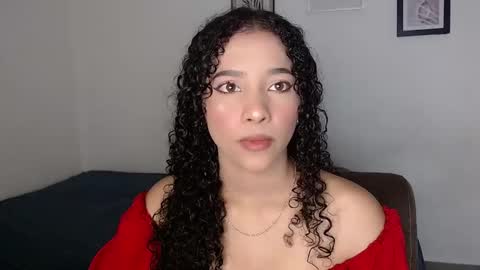 Snapshot of sophi_baby chatting on 11.18.25 Sophi baby online show from 11.18.25