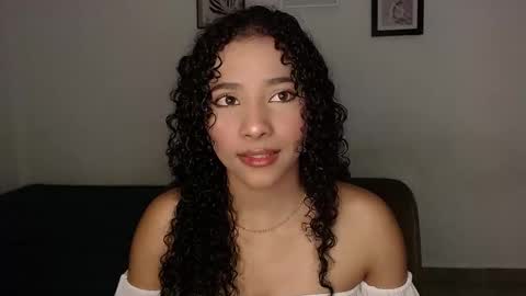 Snapshot of sophi_baby chatting on 11.21.25 Sophi baby online show from 11.21.25