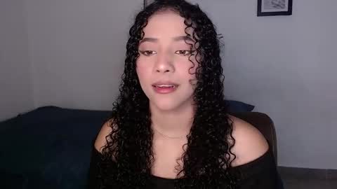 Snapshot of sophi_baby chatting on 11.25.25 Sophi baby online show from 11.25.25