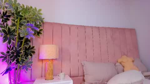 Snapshot of sophi_cooper29 chatting on 06.11.26 sophi_cooper29 online show from 06.11.26