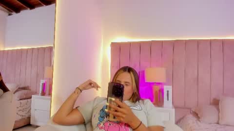 Snapshot of sophi_cooper29 chatting on 07.11.26 sophi_cooper29 online show from 07.11.26