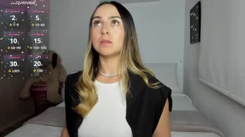 Snapshot of sophi_moreno chatting on 07.21.26 Sofi online show from 07.21.26
