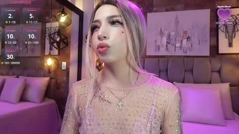 Snapshot of sophia_bellucci chatting on 09.17.25 Sophia online show from 09.17.25