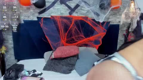 Snapshot of sophia_brunett chatting on 10.31.25 Sophia online show from 10.31.25