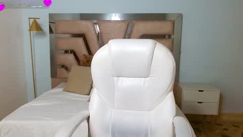 Sophia  online show from 12.06.24