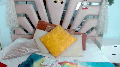 Sophia  online show from 12.23.24