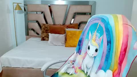 Sophia  online show from 01.18.25