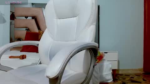 Sophia  online show from 01.25.25