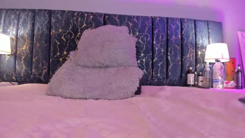 Snapshot of sophia_lemos chatting on 11.13.25 Sofia online show from 11.13.25