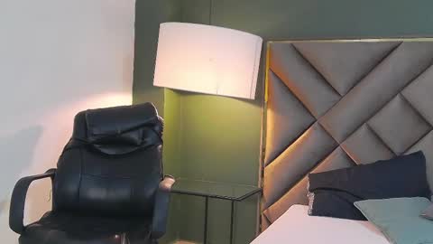 Sofia online show from 11.25.25