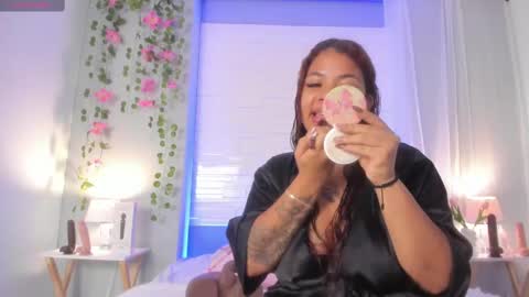 Snapshot of sophia_stonne chatting on 09.17.25 S O P H I A online show from 09.17.25