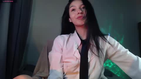 Snapshot of sophia_whispers chatting on 05.11.26 Sophia online show from 05.11.26