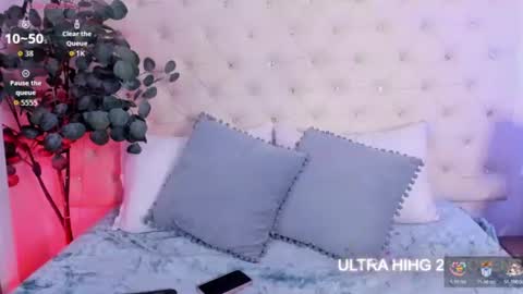 Snapshot of sophiaa_paris chatting on 07.18.26 Sophia Paris online show from 07.18.26